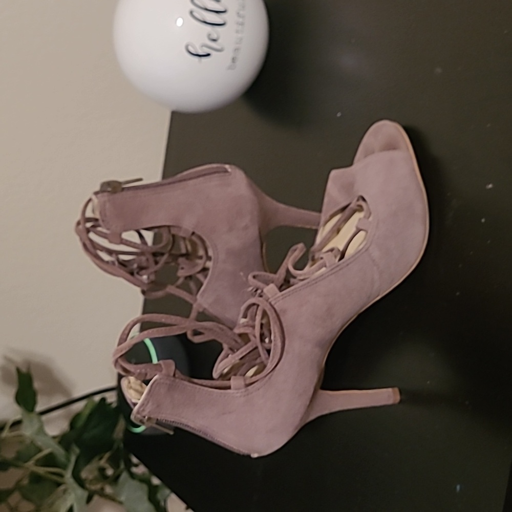 Lace Up heels 2.5 to 3'